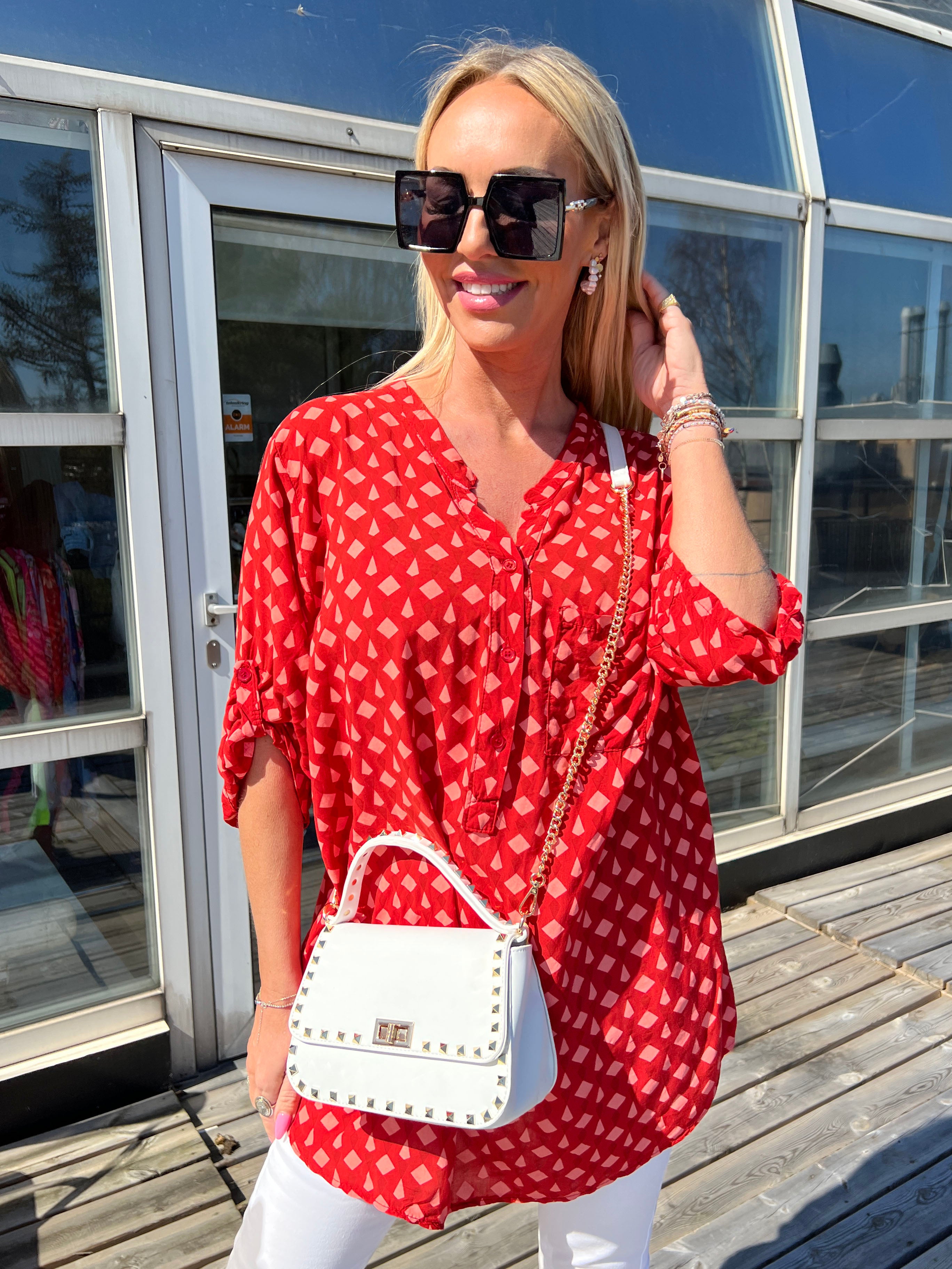 Esther - Skjorte med mønster og lomme på brystet